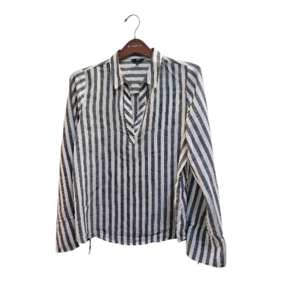 1250'C Tops - 1250'C Women's Size M Striped V Neck Top Gray White Bell Sleeves Nautical Travel